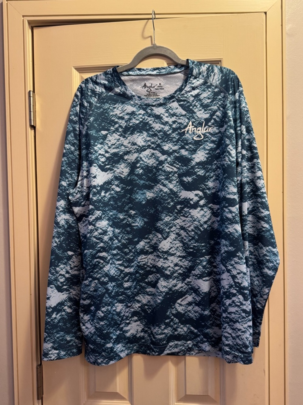 Long Sleeve Performance Shirt in Teal White Marbled Print